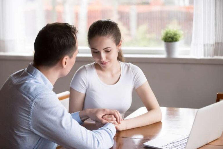 Handleiding voor een emotionele terugtrekkende partner in de liefde Heart Connection