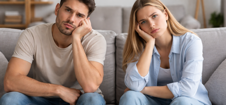 Wanneer een liefdesrelatie saai aanvoelt: Over sleur, verlangen en het opnieuw vinden van verbinding